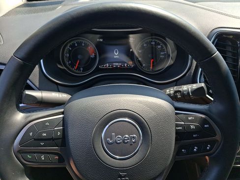 Used 2019 Jeep Cherokee Limited w/ Luxury Group AWD/4WD image 19