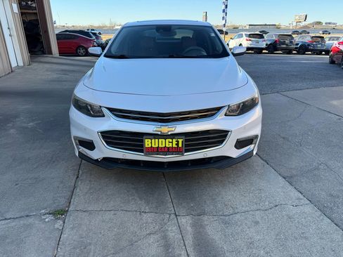 Used 2016 Chevrolet Malibu LT w/ Leather Package image 2