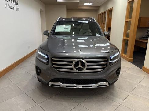 New 2026 Mercedes-Benz GLB 250 image 2