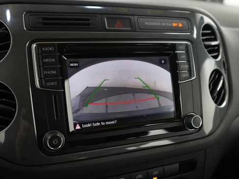 Used 2017 Volkswagen Tiguan S FWD image 21