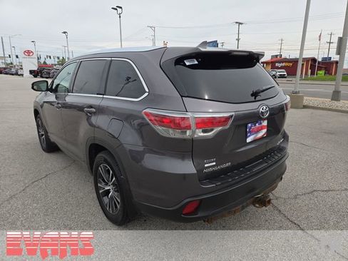 Used 2016 Toyota Highlander XLE AWD/4WD image 29