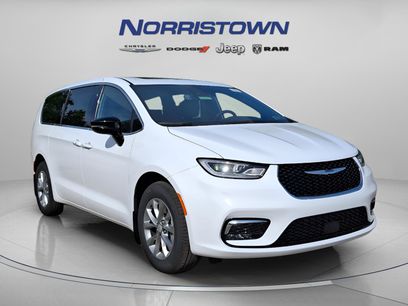 New 2026 Chrysler Pacifica Select