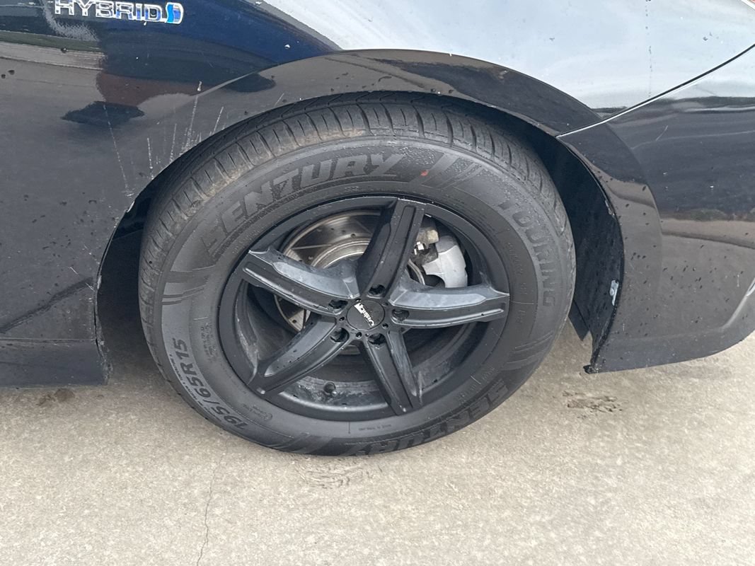 Used 2017 Toyota Prius One FWD image 15