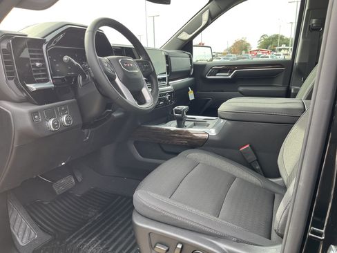 New 2026 GMC Sierra 1500 Elevation image 8