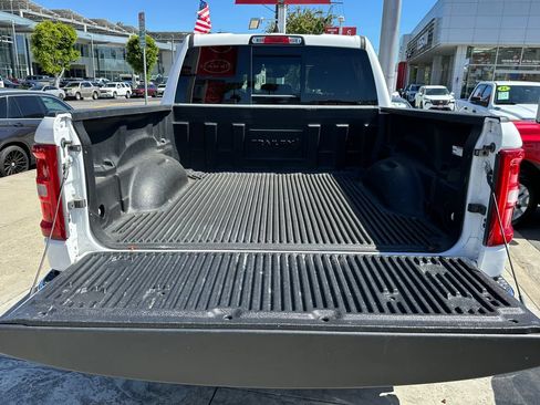 Used 2025 RAM 1500 Laramie AWD/4WD image 15