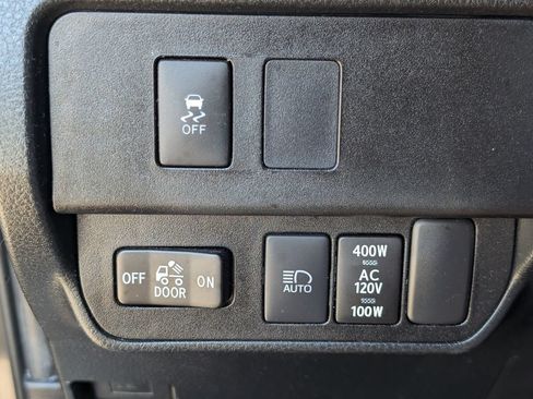 Used 2021 Toyota Tacoma TRD Off-Road w/ Technology Package AWD/4WD image 25