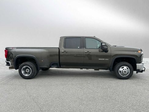 Used 2023 Chevrolet Silverado 3500 LT w/ Convenience Package image 5