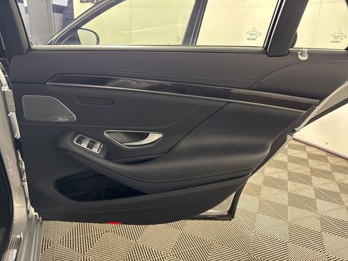 Used 2018 Mercedes-Benz S 450 Sedan image 24