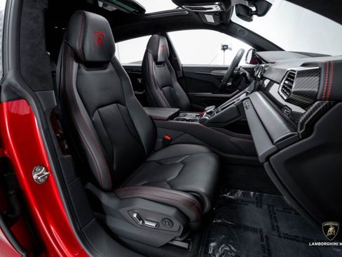 Used 2023 Lamborghini Urus S image 40