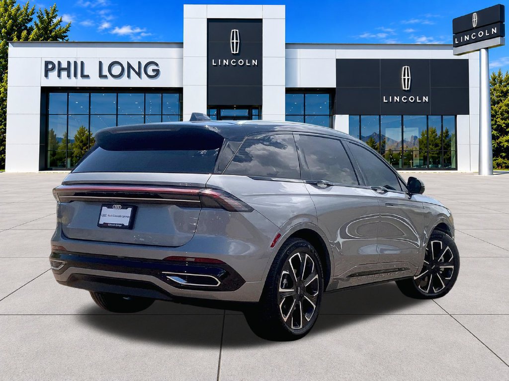 Used 2025 Lincoln Nautilus Reserve AWD/4WD image 13
