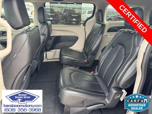 Used 2024 Chrysler Pacifica Touring-L image 9