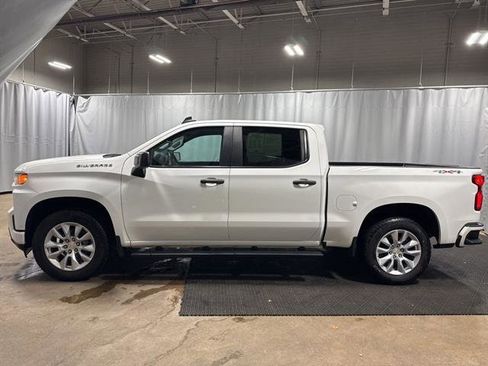 Used 2019 Chevrolet Silverado 1500 Custom w/ Custom Value Package image 11