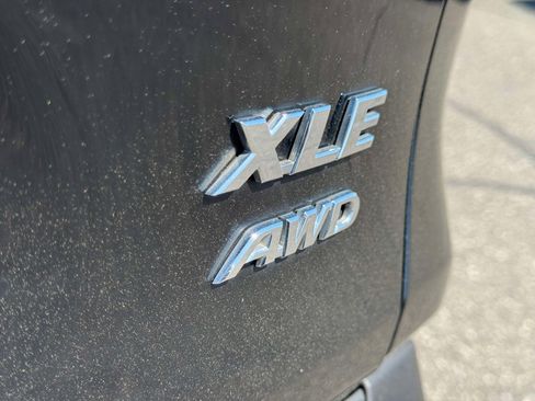 Used 2021 Toyota RAV4 XLE Premium AWD/4WD image 10