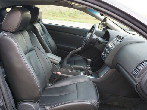 Used 2011 Nissan Altima 3.5 SR FWD image 14