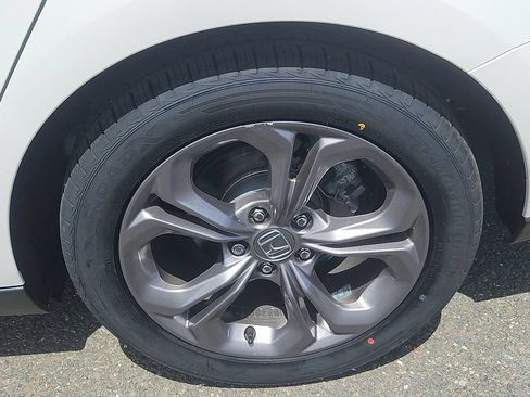 Certified 2024 Honda Accord EX image 8