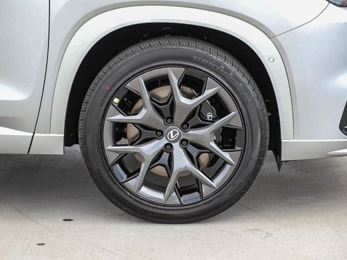 New 2026 Lexus TX 500h AWD image 10