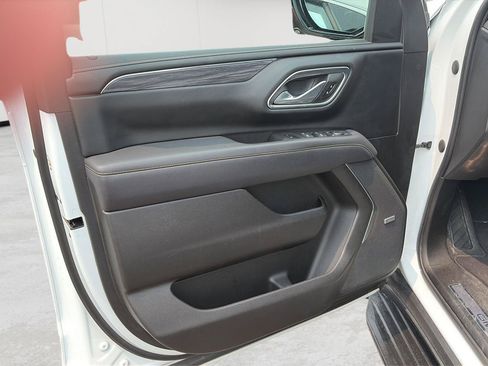 Used 2023 GMC Yukon SLT w/ SLT Premium Package AWD/4WD image 13