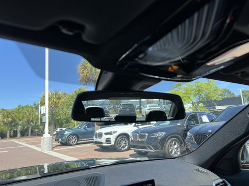 Used 2025 BMW 330i Sedan image 27