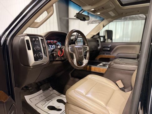 Used 2018 GMC Sierra 2500 SLT w/ Duramax Plus Package AWD/4WD image 7