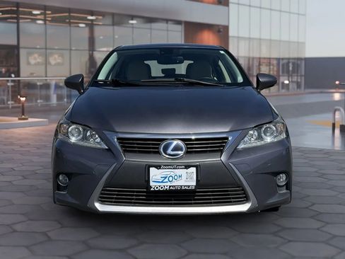 Used 2015 Lexus CT 200h w/ Navigation Package FWD image 2