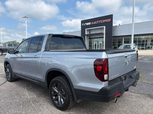 Used 2023 Honda Ridgeline Sport image 3