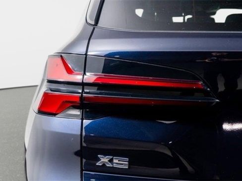 Used 2024 BMW X5 M60i w/ Climate Comfort Package image 12