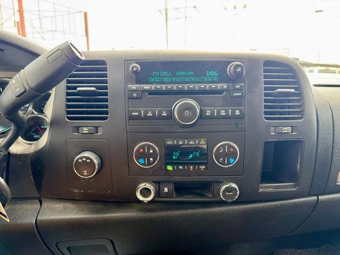 Used 2011 GMC Sierra 2500 SLE w/ SLE Preferred Package image 20