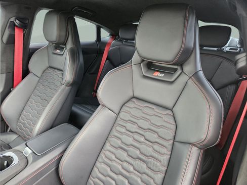Used 2022 Audi RS e-tron GT image 10