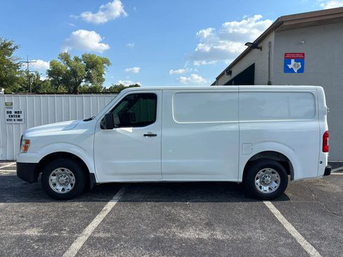 Used 2018 Nissan NV 1500 SV image 9