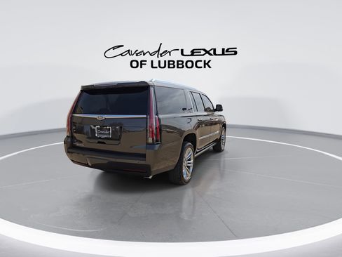 Used 2020 Cadillac Escalade ESV Premium Luxury w/ LPO, Radiant Package AWD/4WD image 8