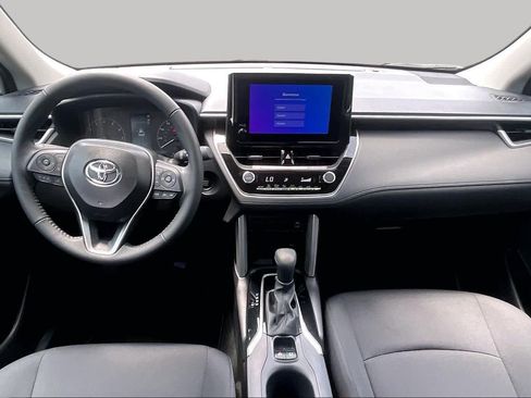 Used 2025 Toyota Corolla Cross LE w/ Moonroof Package FWD image 15