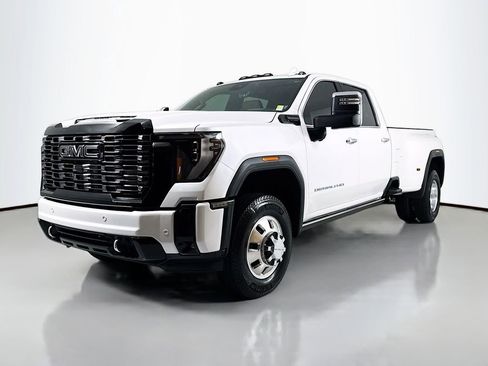 Used 2025 GMC Sierra 3500 Denali Ultimate image 1