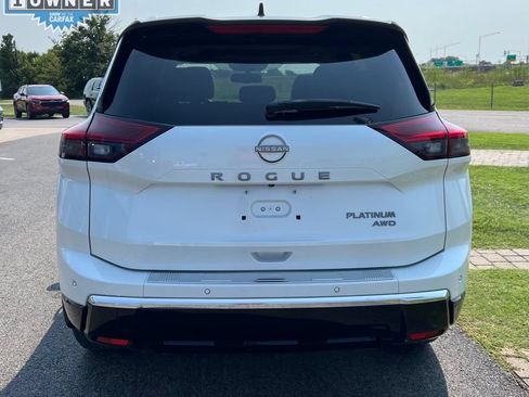 Used 2024 Nissan Rogue Platinum AWD/4WD image 5