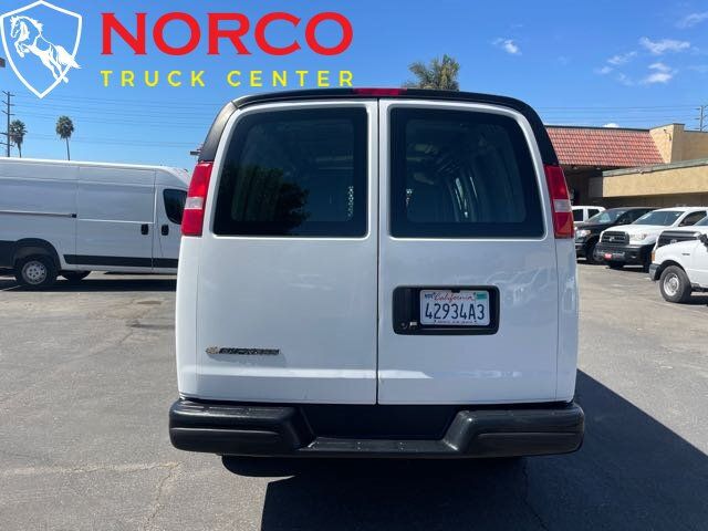 Used 2019 Chevrolet Express 2500 w/ Driver Convenience Package RWD image 21