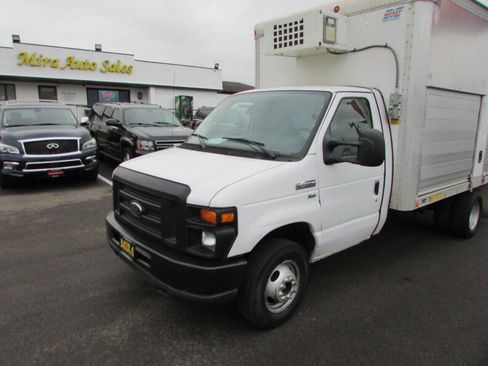 Used 2012 Ford E-450 and Econoline 450 Super Duty w/ PWR Locks & Windows Group image 25
