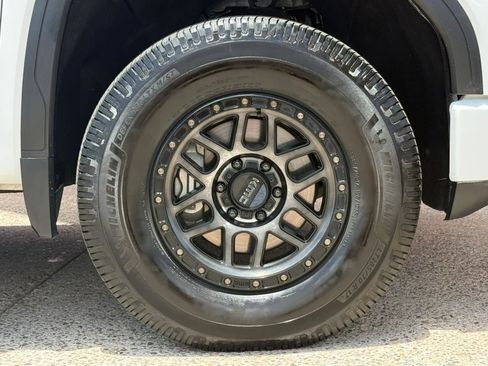 Used 2021 GMC Sierra 1500 AT4 w/ AT4 Preferred Package AWD/4WD image 25