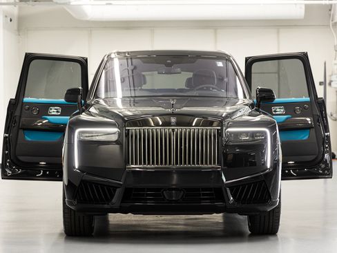 Certified 2025 Rolls-Royce Cullinan Black Badge AWD/4WD image 22