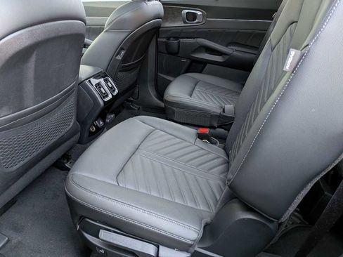 Used 2025 Kia Sorento SX Prestige image 17