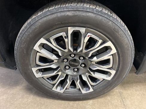 Used 2023 GMC Sierra 1500 Denali Ultimate image 12