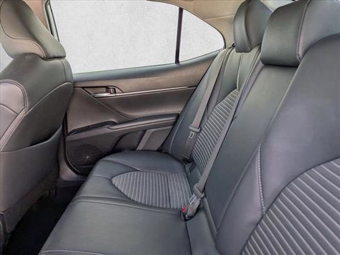 Used 2019 Toyota Camry SE image 17