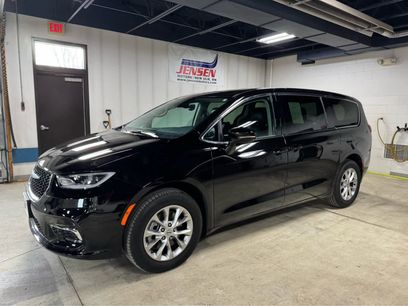 Used 2024 Chrysler Pacifica Touring-L