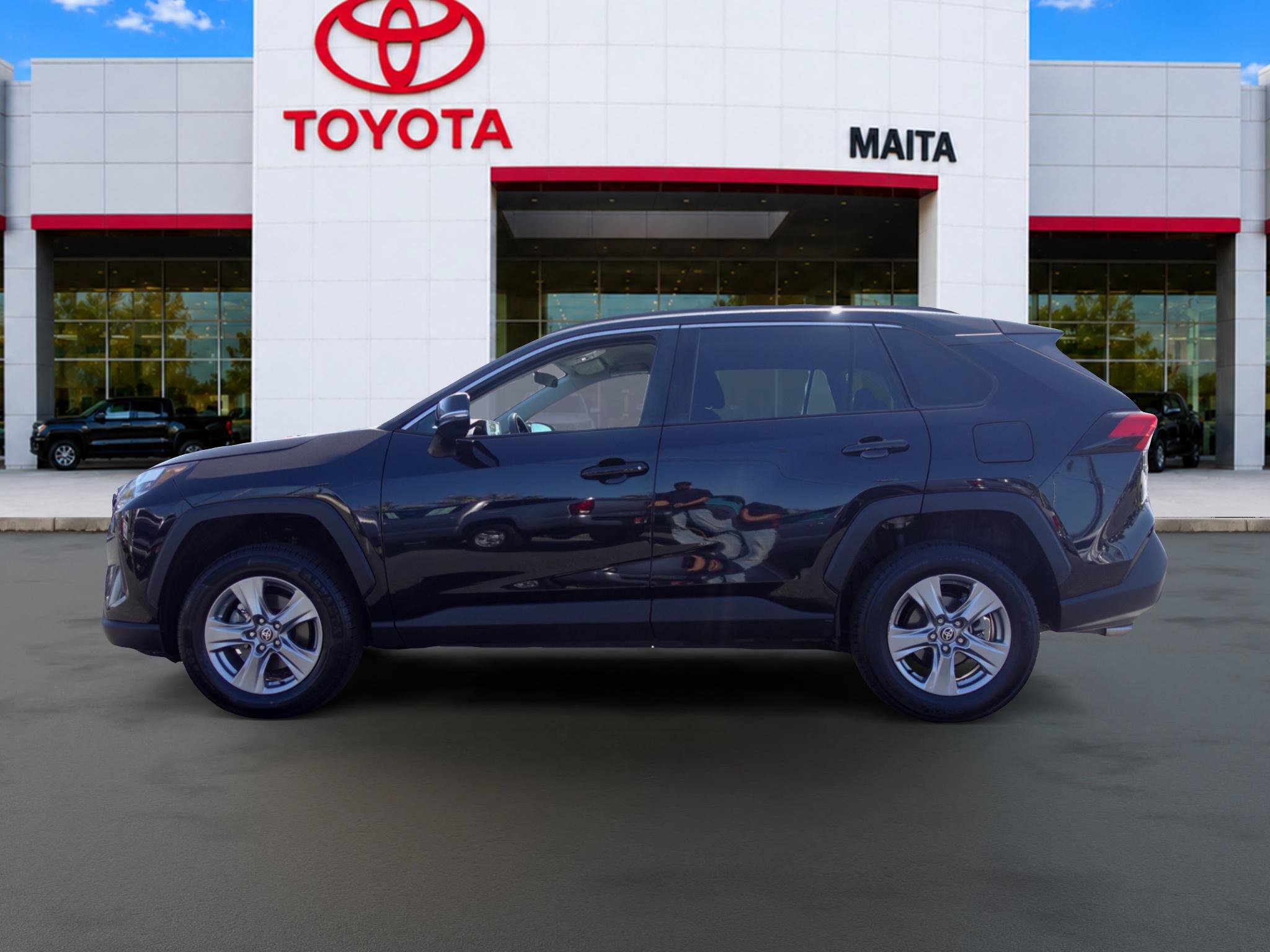 Used 2024 Toyota RAV4 XLE AWD/4WD image 6