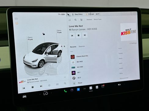 Used 2022 Tesla Model Y Long Range AWD/4WD image 19