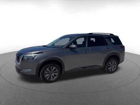 Used 2025 Nissan Pathfinder SV AWD/4WD image 8