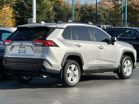 Used 2021 Toyota RAV4 XLE w/ Carpet Mat Package (TMS) image 3