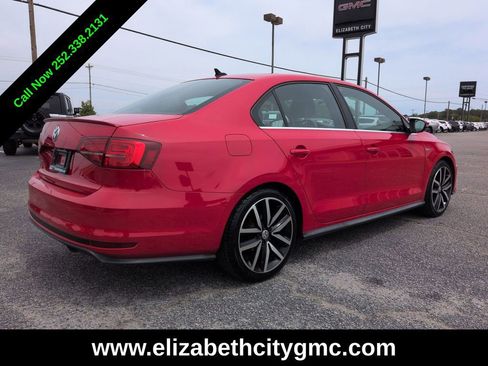 Used 2018 Volkswagen Jetta GLI FWD image 4
