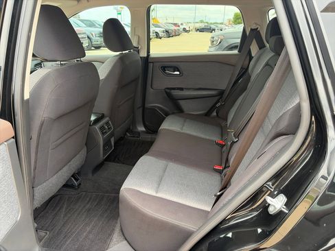 Used 2022 Nissan Rogue SV FWD image 19