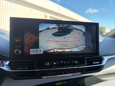 Used 2026 Toyota Sienna XSE AWD/4WD image 19