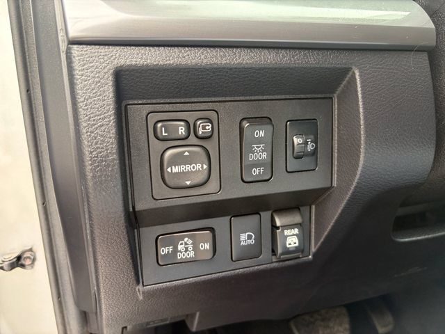 Used 2021 Toyota Tundra Platinum AWD/4WD image 31