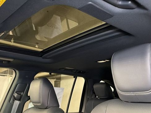 New 2026 Lexus LX 700h Luxury image 6